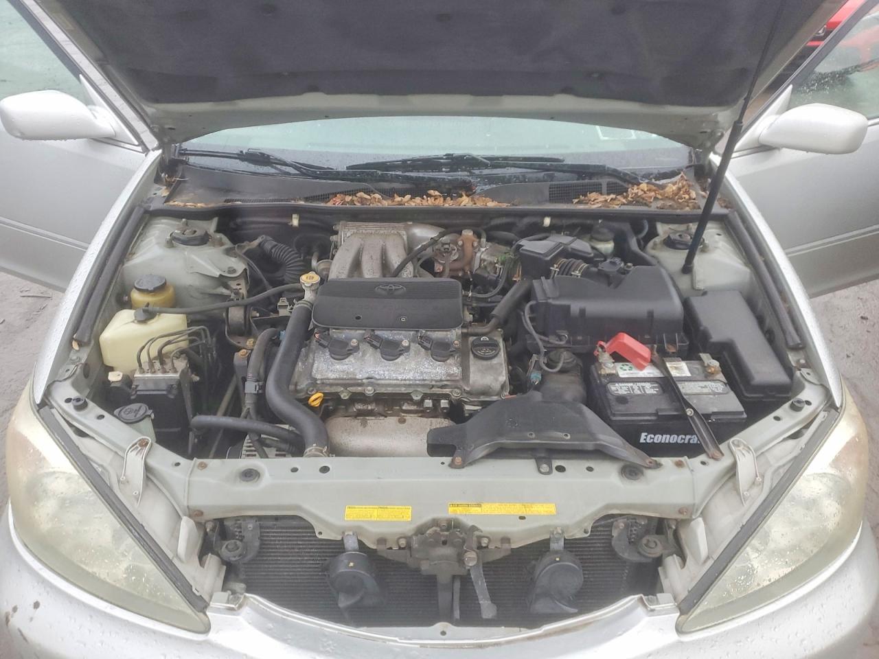 2002 TOYOTA CAMRY LE photo 11