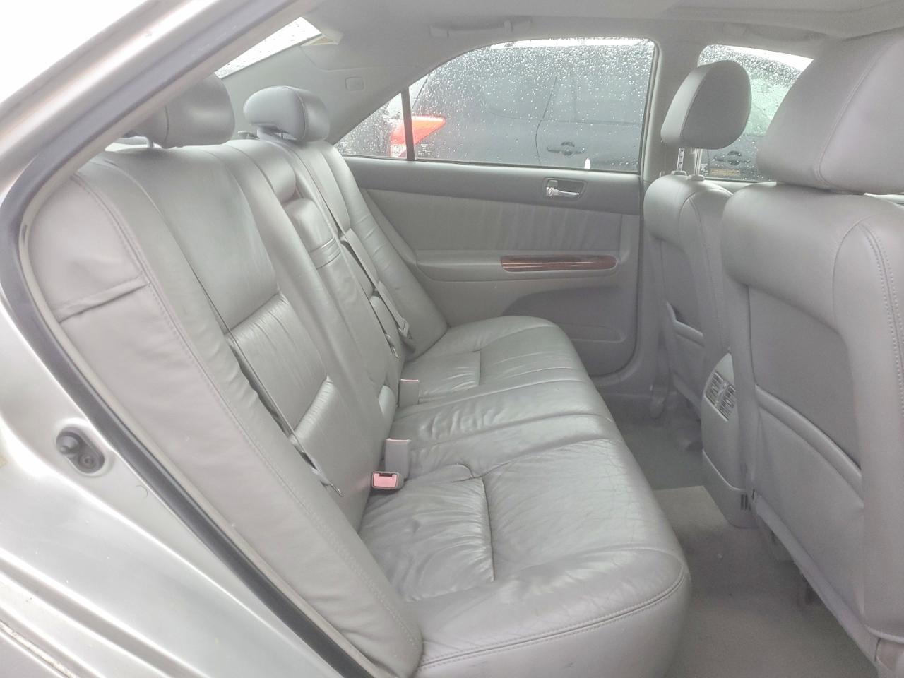 2002 TOYOTA CAMRY LE photo 10