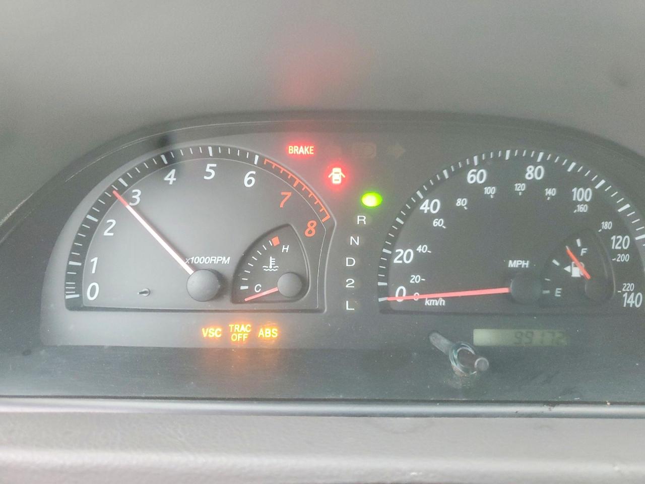 2002 TOYOTA CAMRY LE photo 9