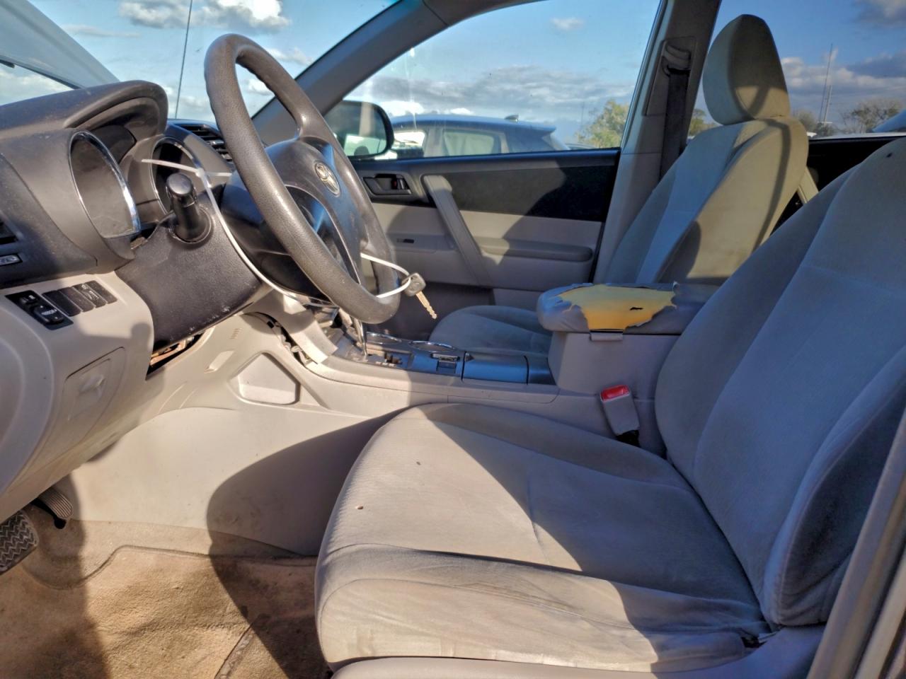 2010 TOYOTA HIGHLANDER photo 7