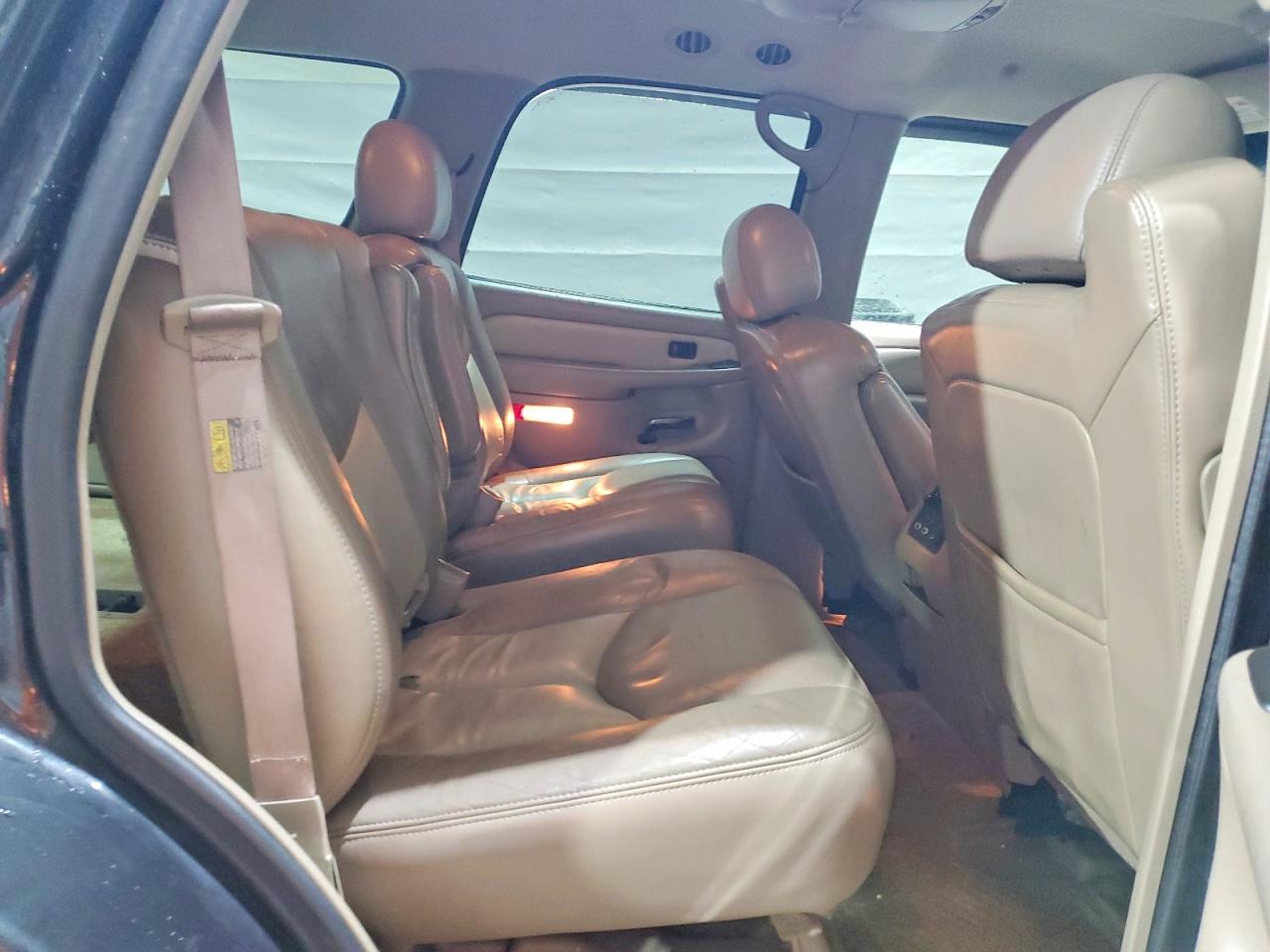 2003 GMC YUKON DENALI photo 11