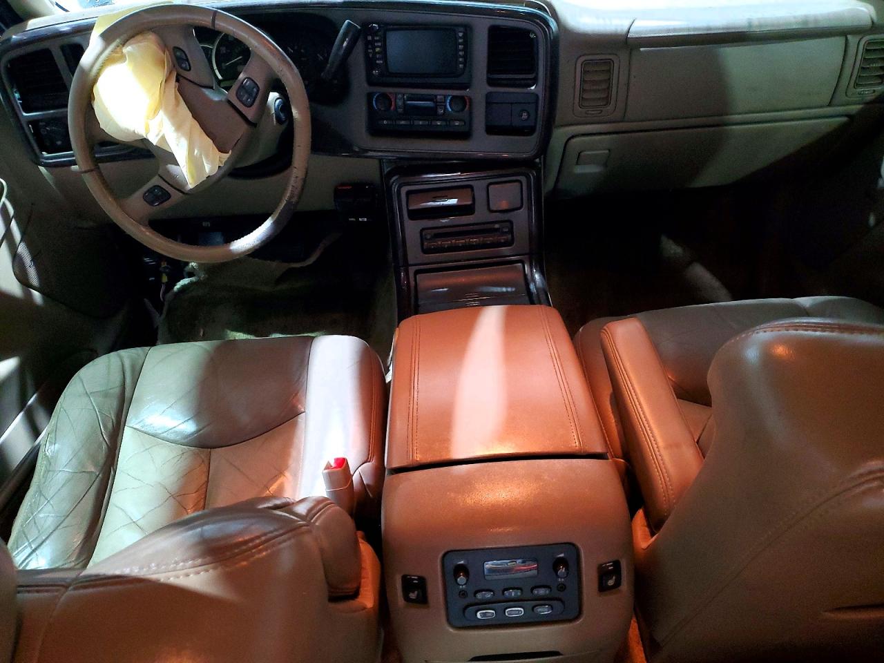 2003 GMC YUKON DENALI photo 8