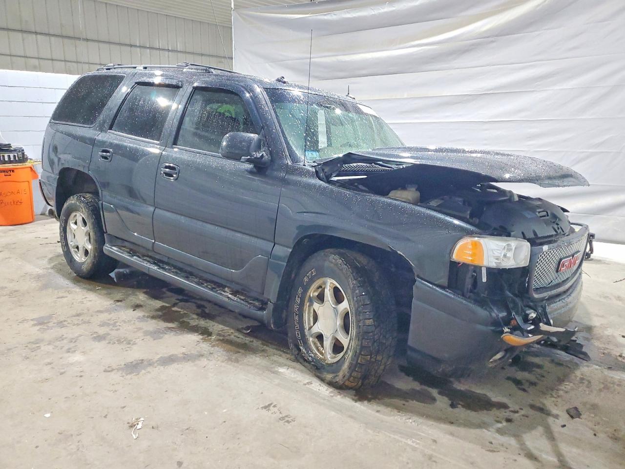 2003 GMC YUKON DENALI photo 4