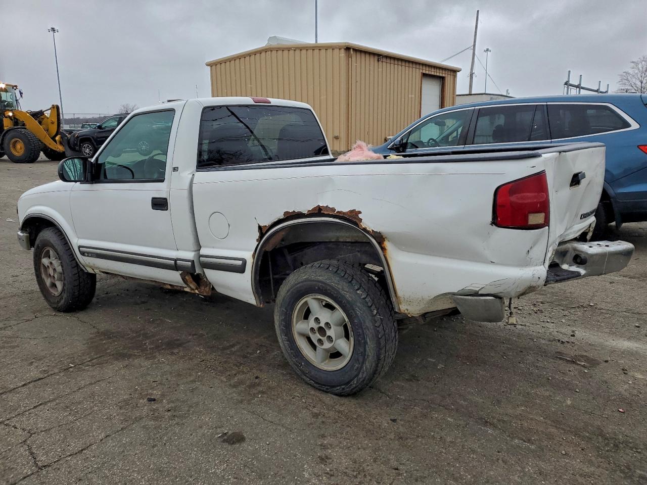 2000 CHEVROLET S TRUCK S10 photo 2