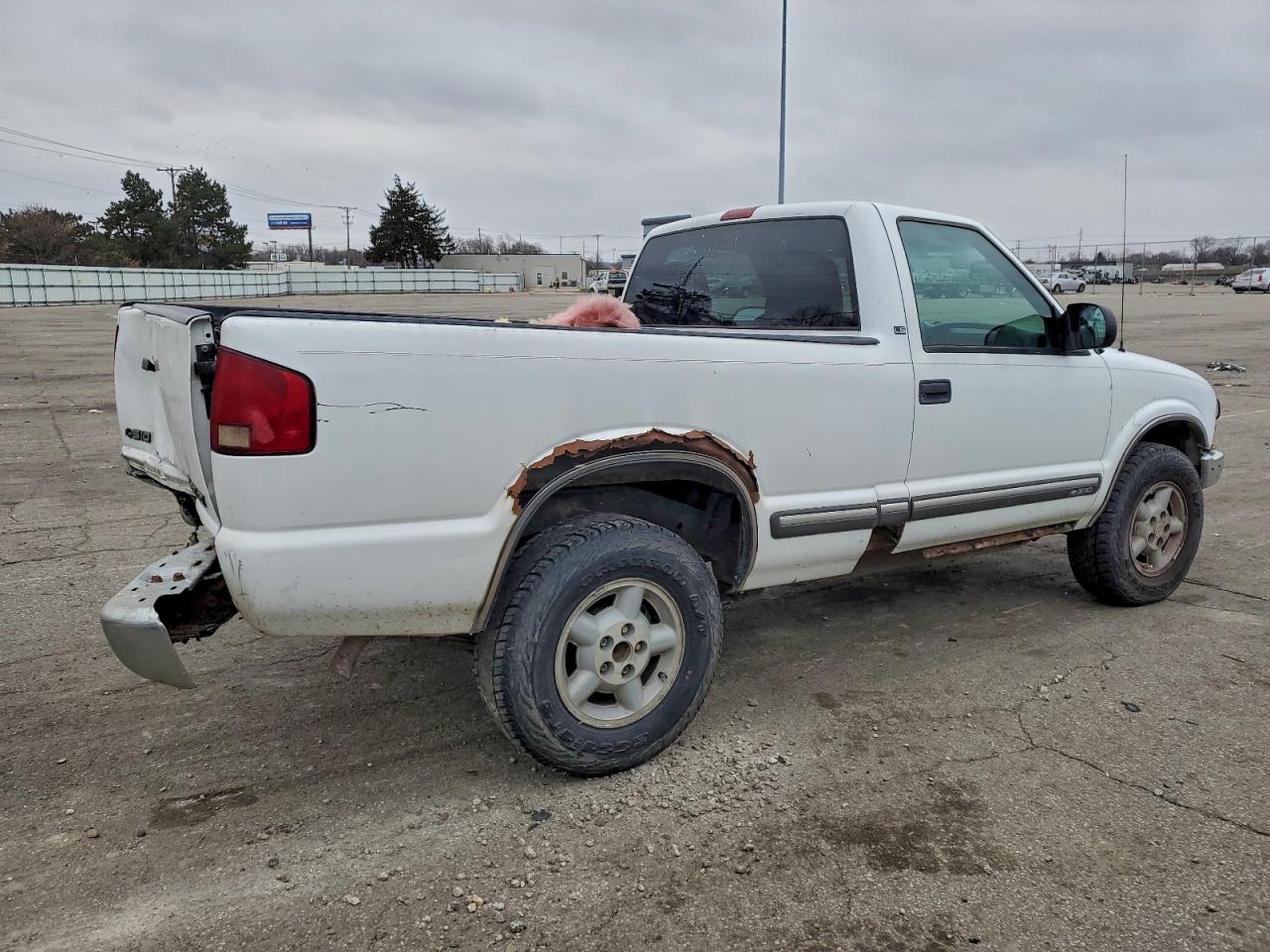 2000 CHEVROLET S TRUCK S10 photo 3