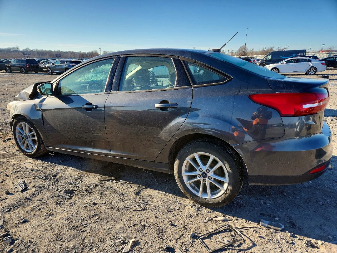 2017 FORD FOCUS SE photo 2