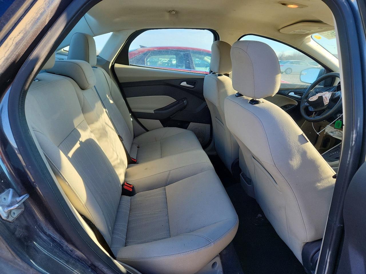 2017 FORD FOCUS SE photo 10