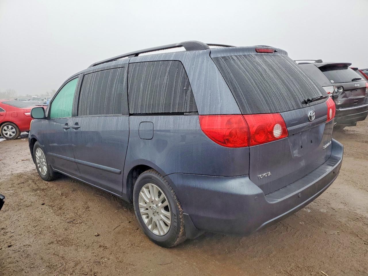 2008 TOYOTA SIENNA XLE photo 2