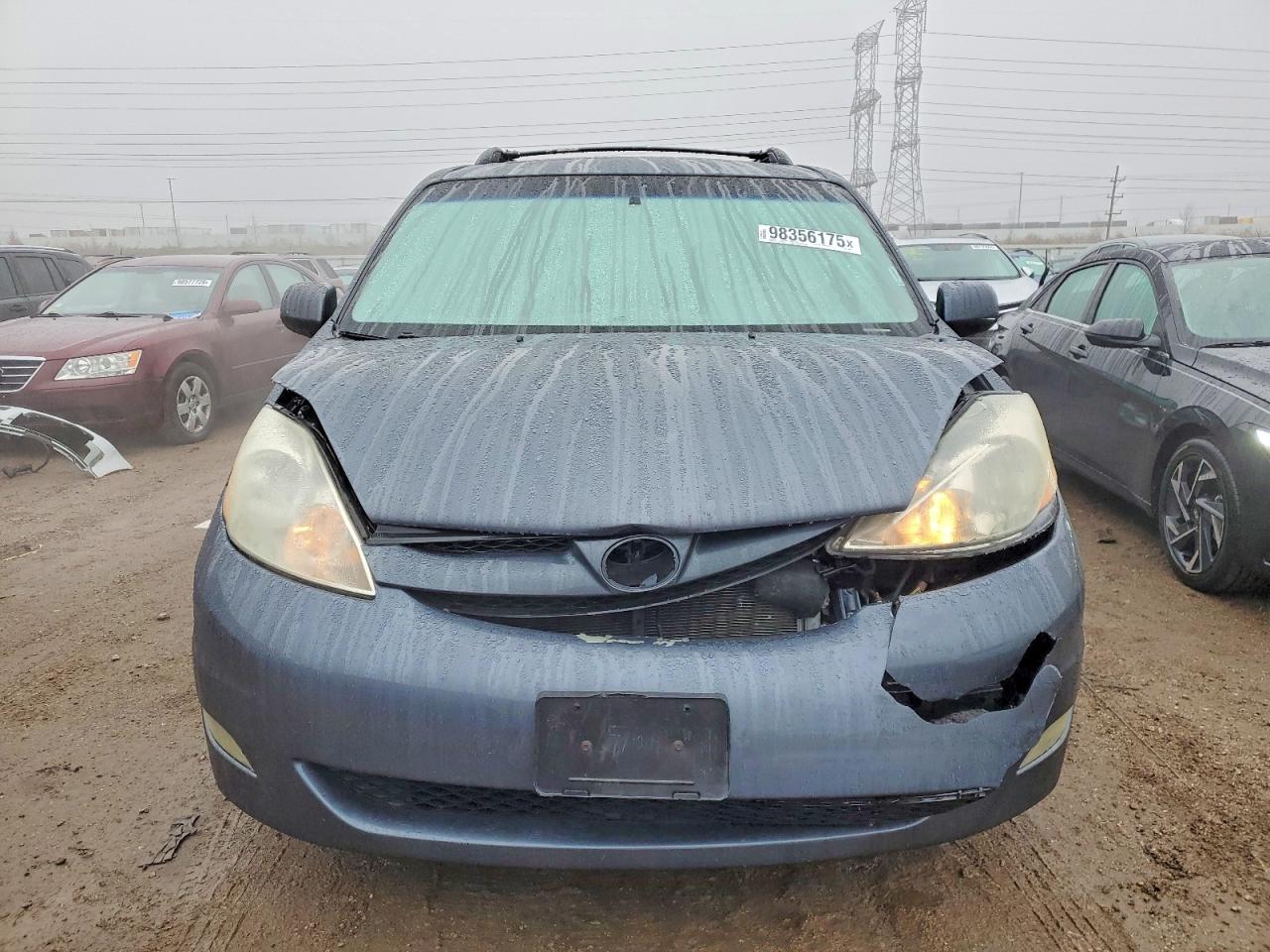 2008 TOYOTA SIENNA XLE photo 5