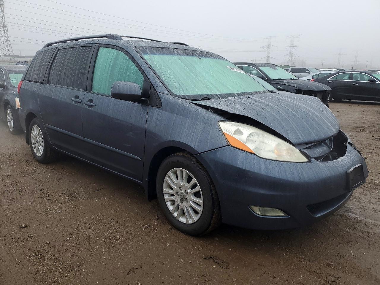 2008 TOYOTA SIENNA XLE photo 4