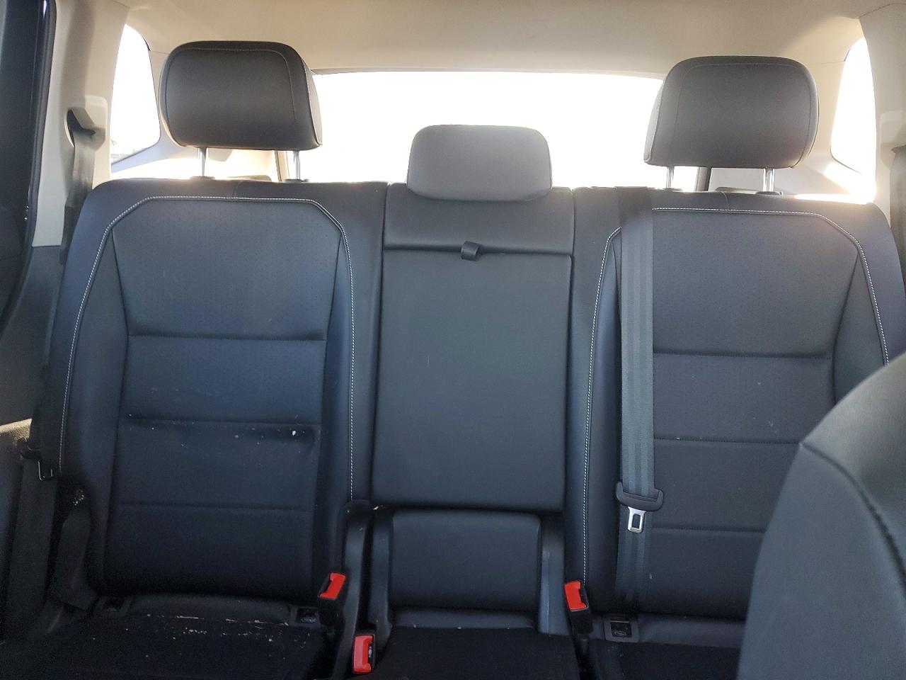 2021 VOLKSWAGEN TIGUAN SE photo 10