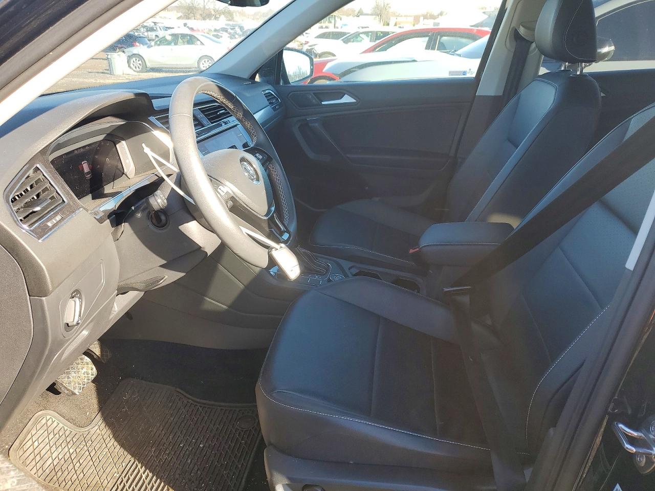 2021 VOLKSWAGEN TIGUAN SE photo 7