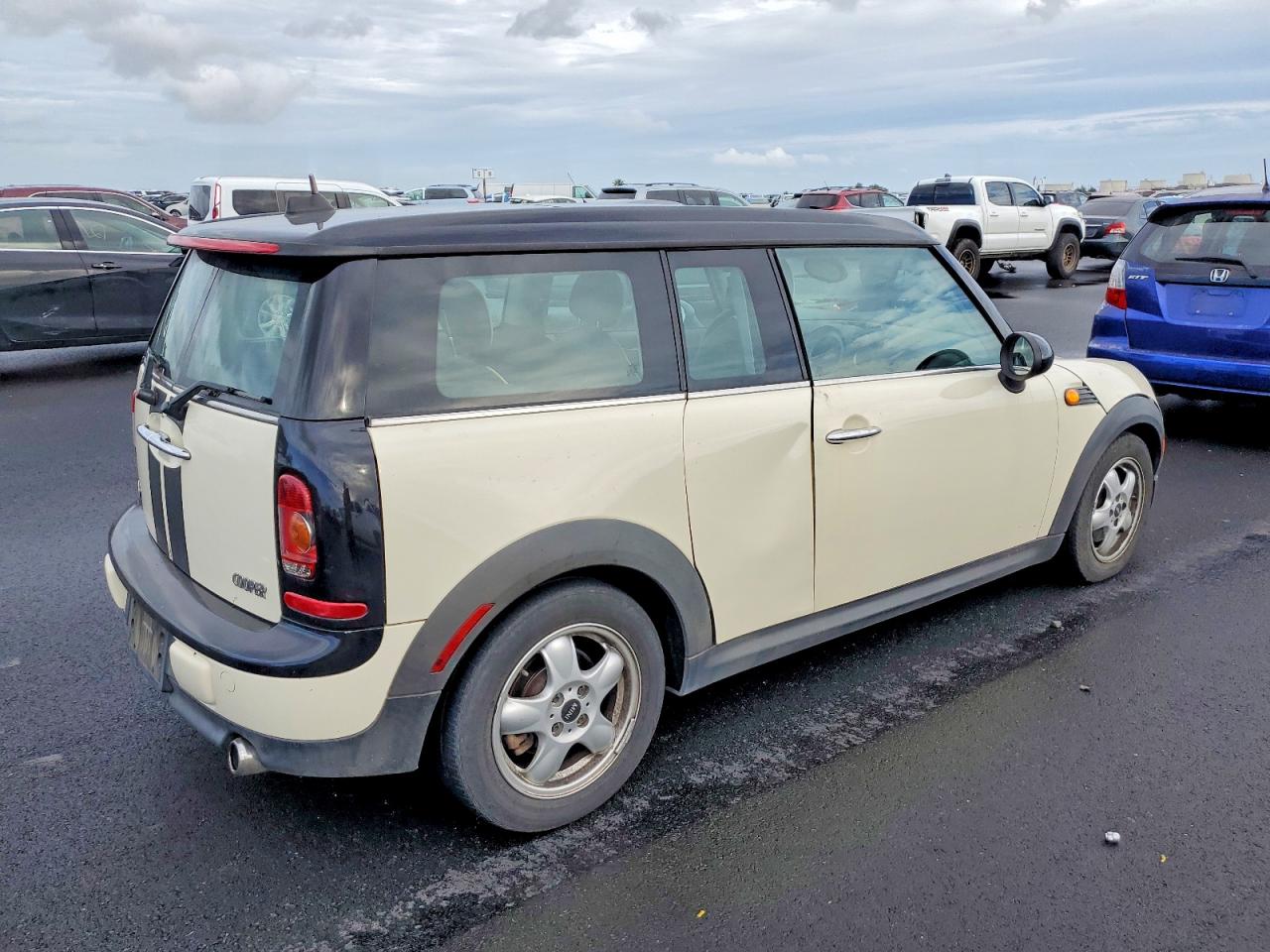 2009 MINI COOPER CLUBMAN photo 3