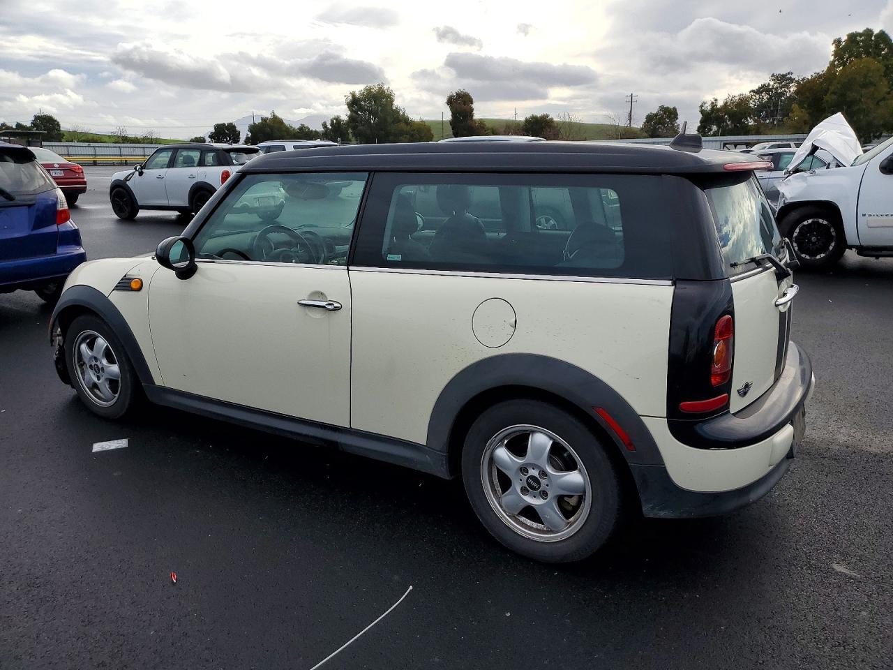 2009 MINI COOPER CLUBMAN photo 2