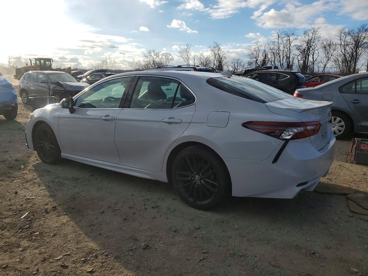 2022 TOYOTA CAMRY XSE photo 2