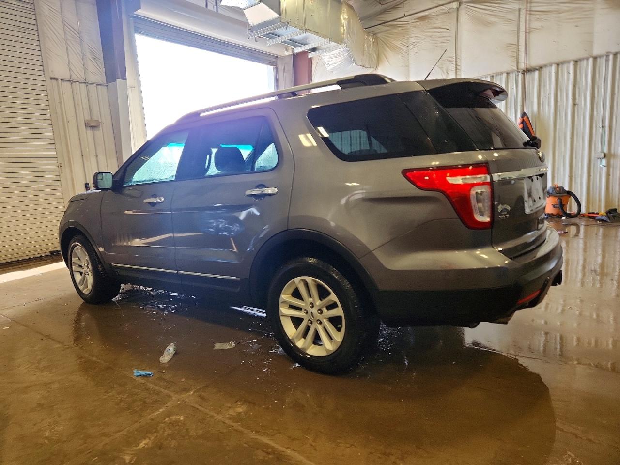 2013 FORD EXPLORER XLT photo 2