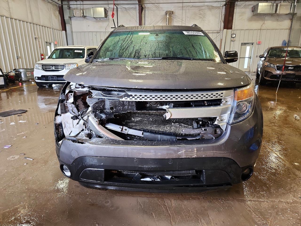 2013 FORD EXPLORER XLT photo 5