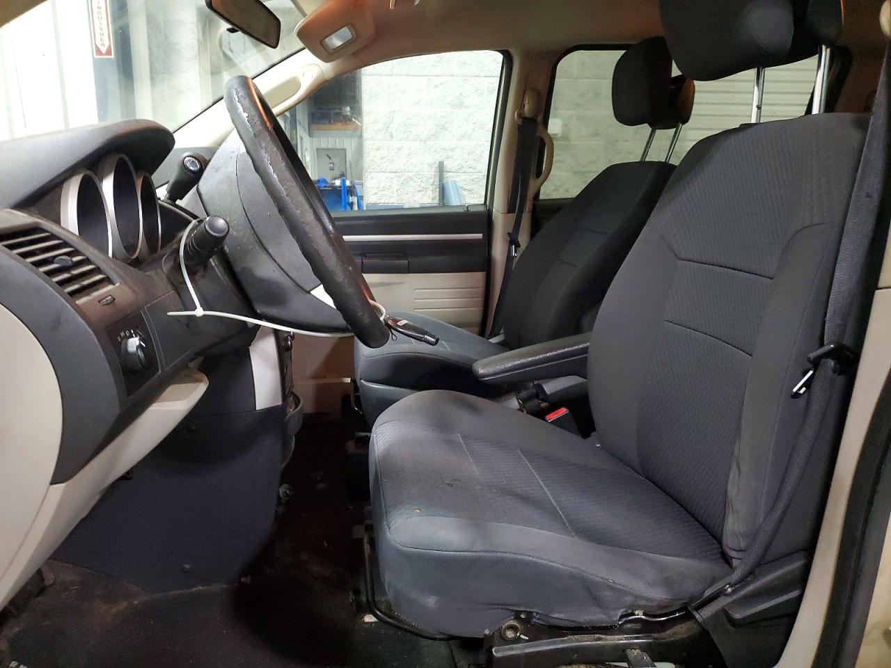 2010 DODGE GRAND CARAVAN SE photo 7
