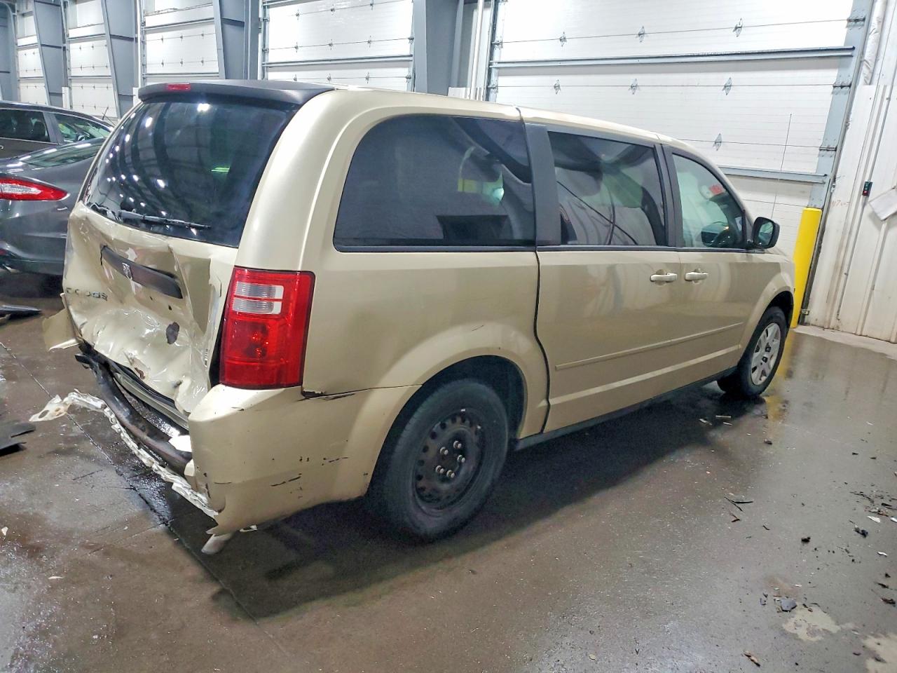 2010 DODGE GRAND CARAVAN SE photo 3