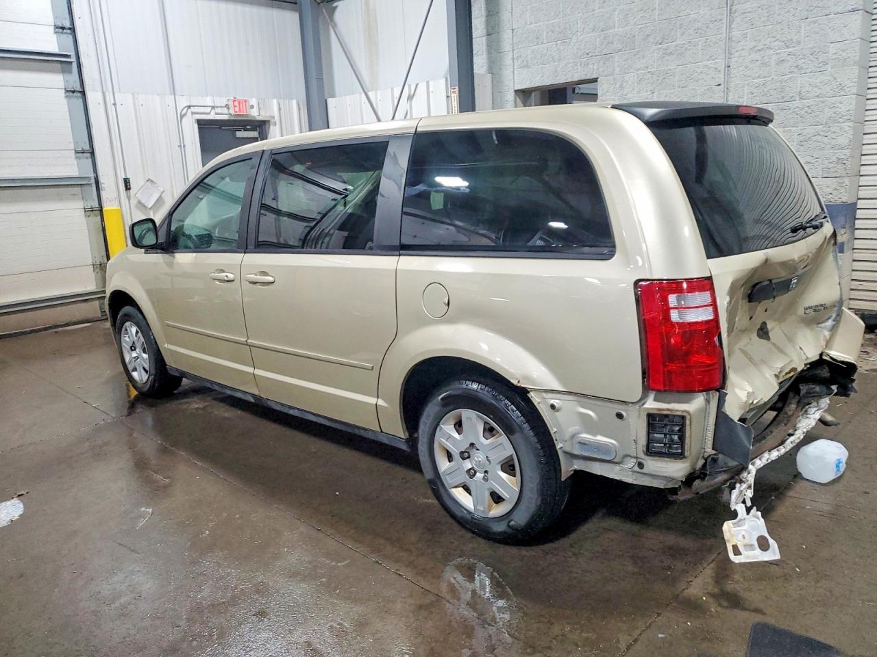 2010 DODGE GRAND CARAVAN SE photo 2
