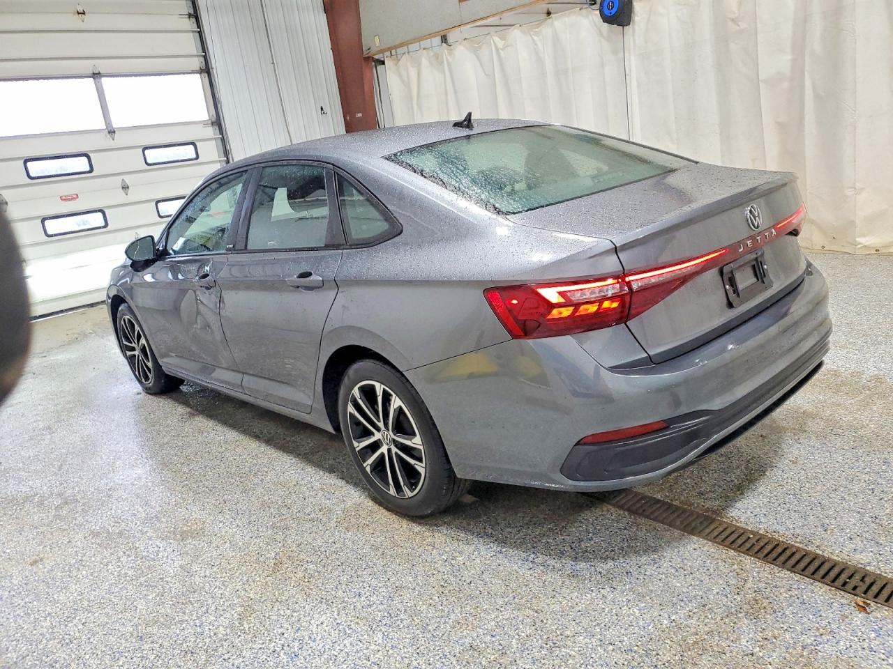2025 VOLKSWAGEN JETTA SPORT photo 2