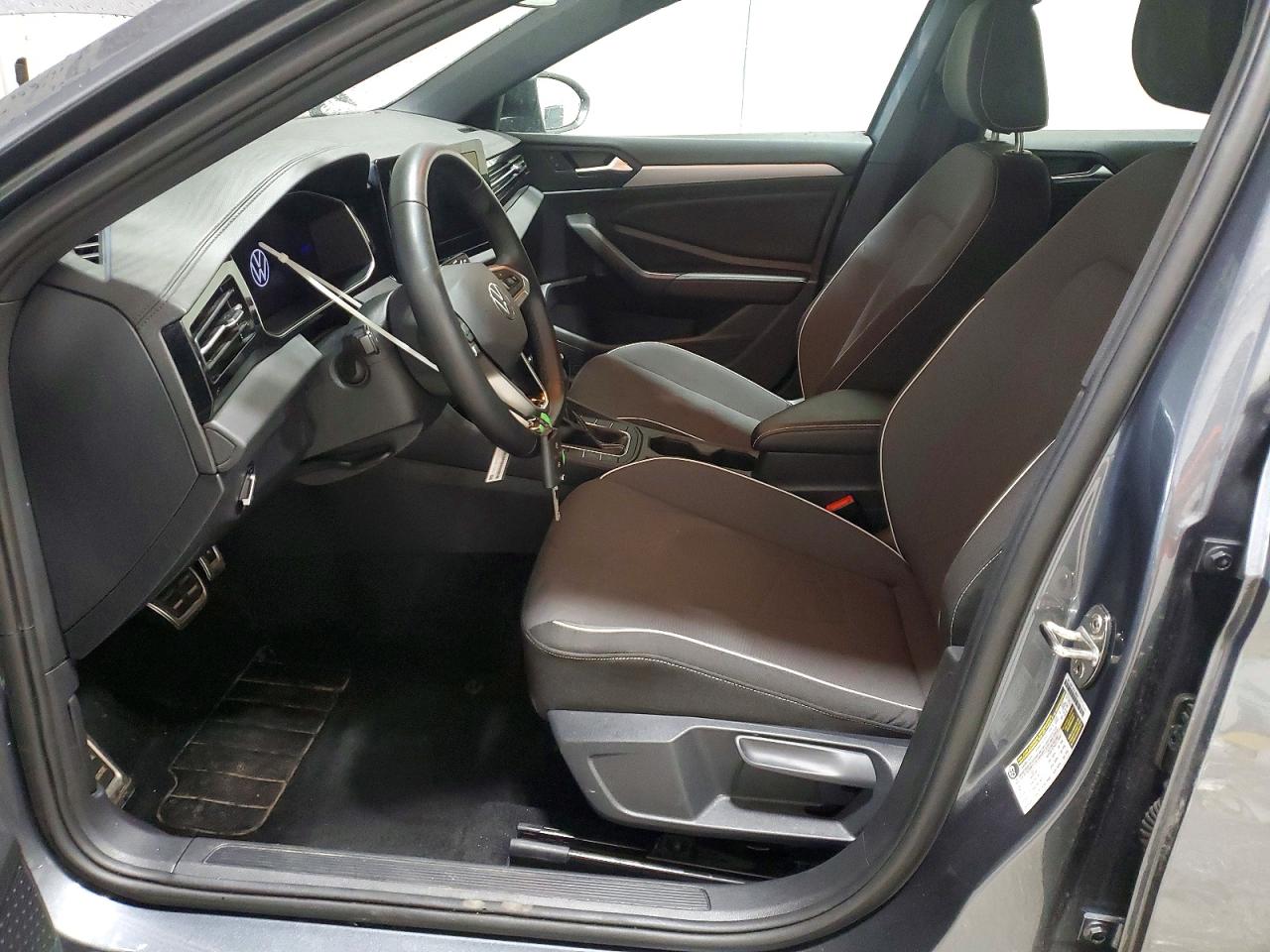 2025 VOLKSWAGEN JETTA SPORT photo 7