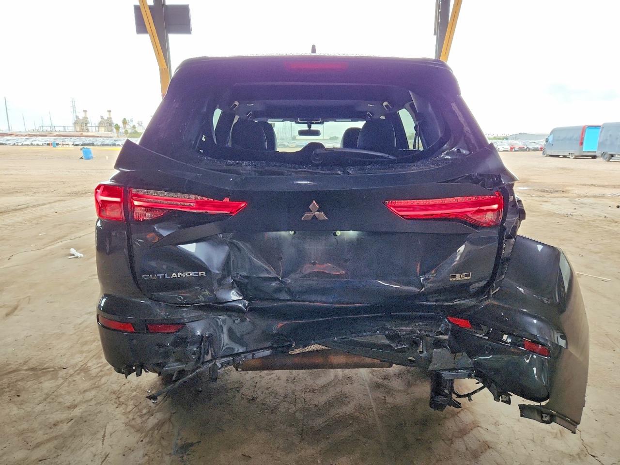 2024 MITSUBISHI OUTLANDER SE photo 6