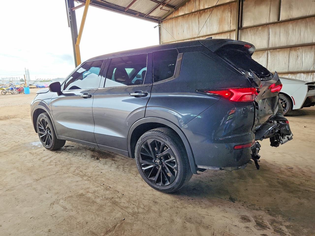 2024 MITSUBISHI OUTLANDER SE photo 2