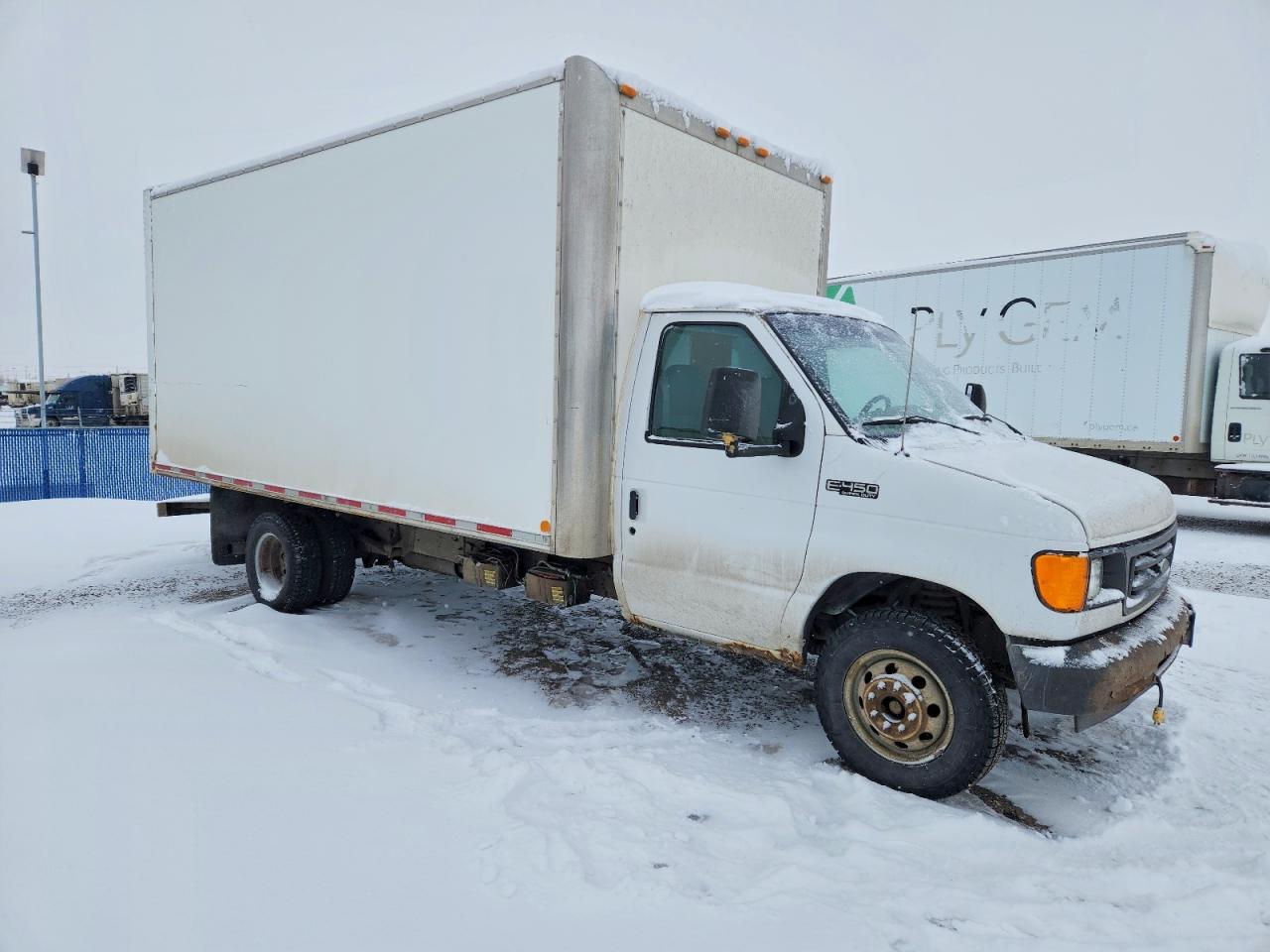 2004 FORD ECONOLINE E450 SUPER DUTY CUTAWAY VAN photo 4