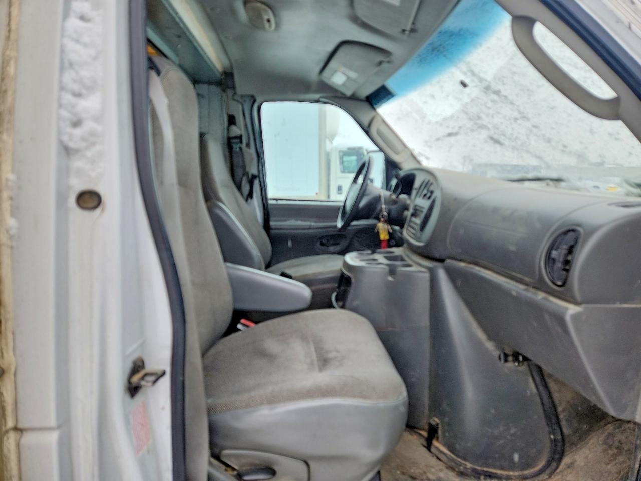 2004 FORD ECONOLINE E450 SUPER DUTY CUTAWAY VAN photo 11
