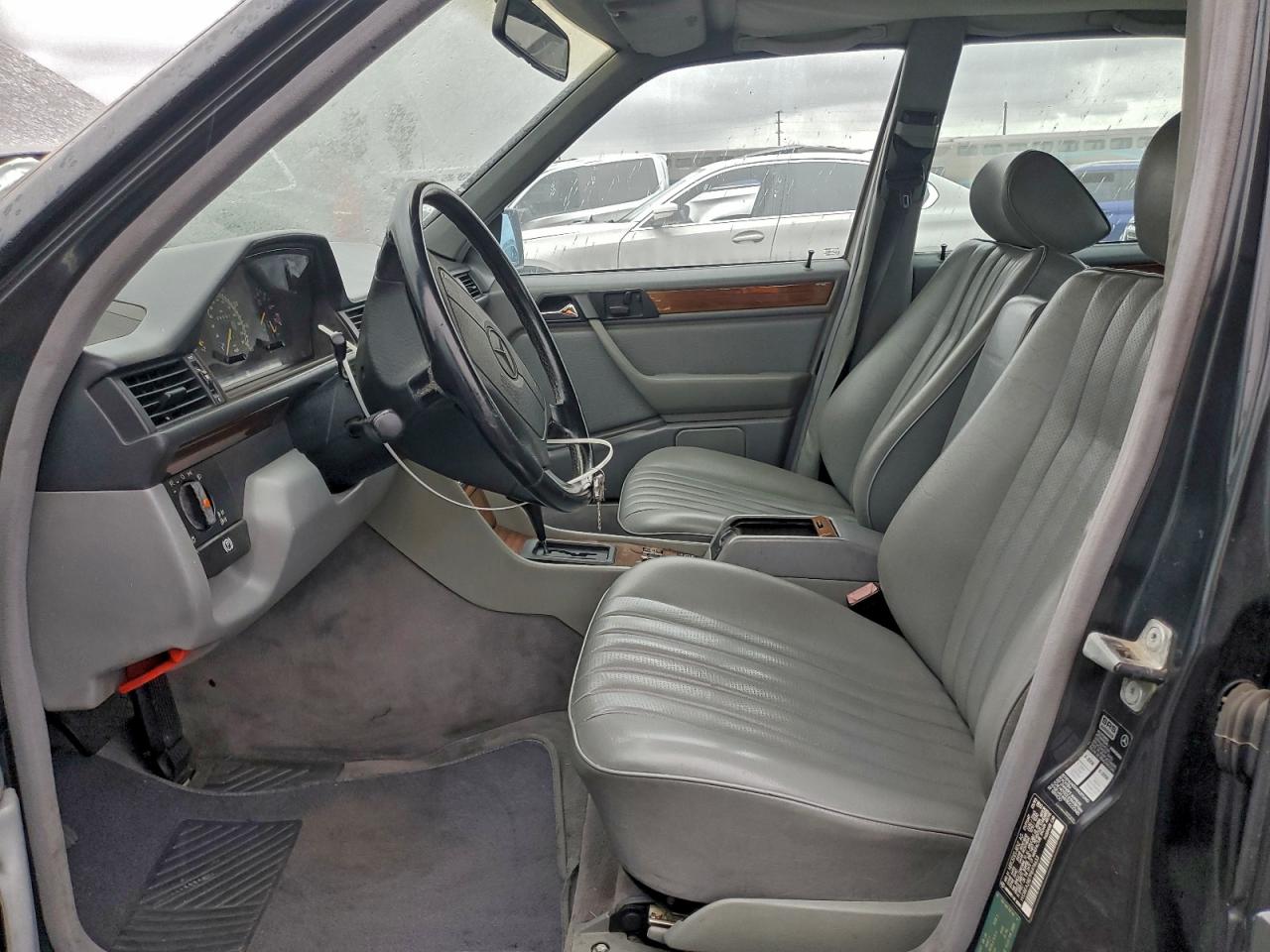 1993 MERCEDES-BENZ 300 E 2.8 photo 7