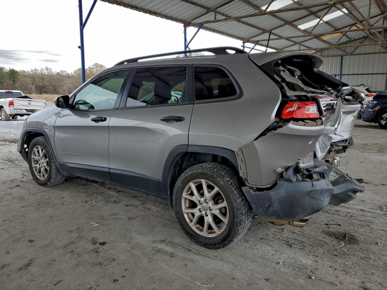 2016 JEEP CHEROKEE SPORT photo 2