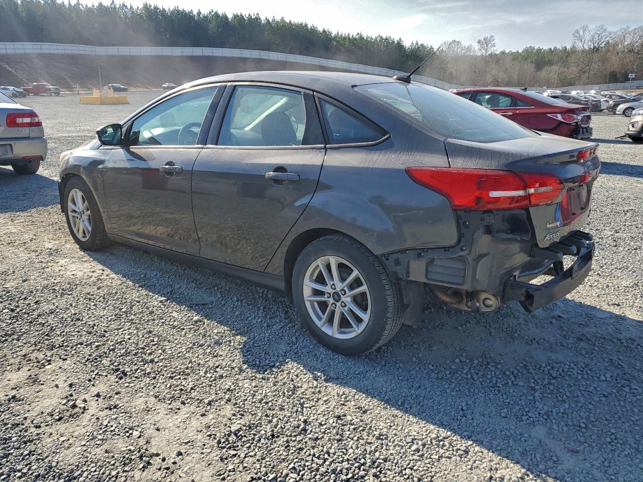 2015 FORD FOCUS SE photo 2