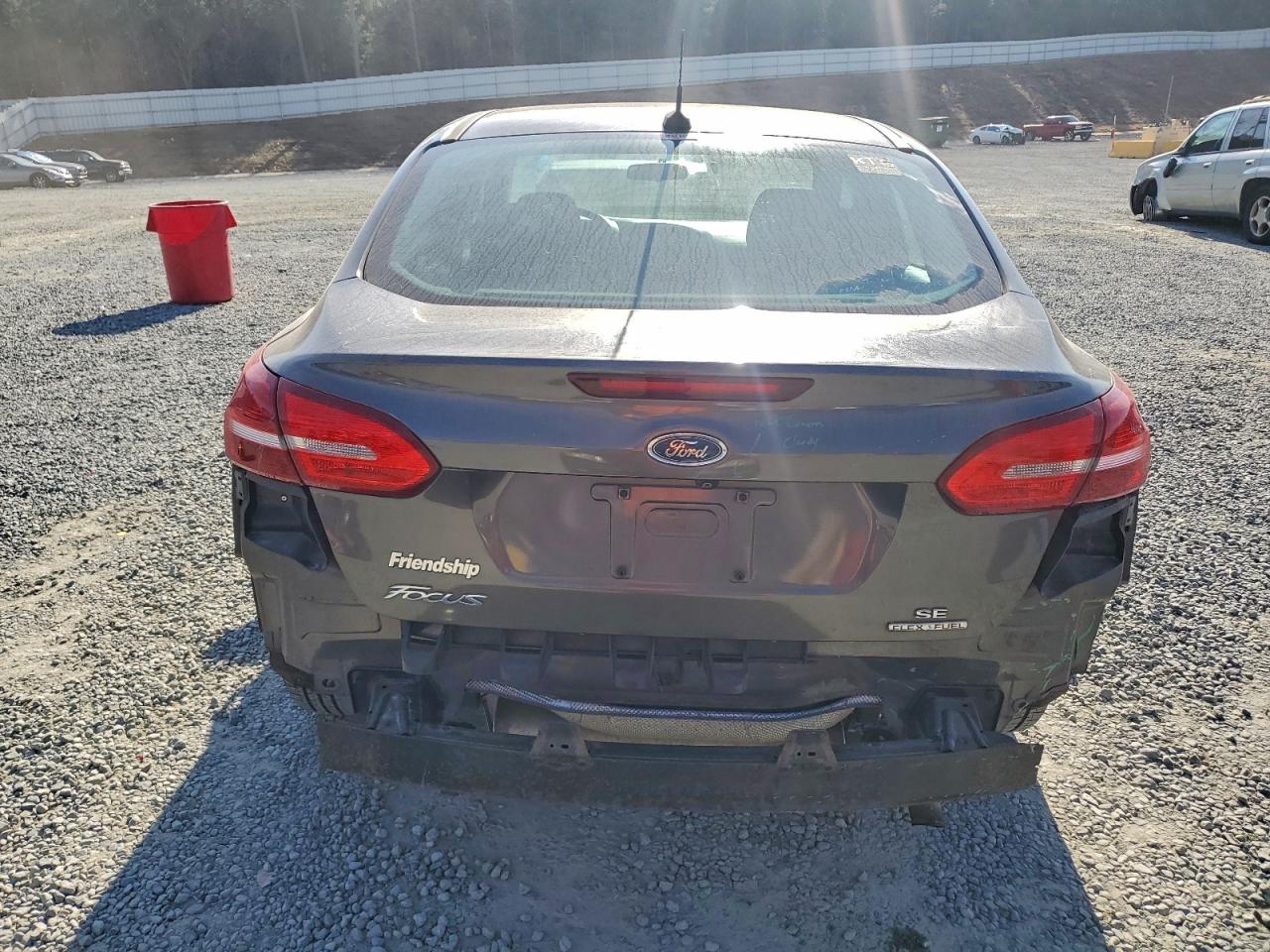 2015 FORD FOCUS SE photo 6