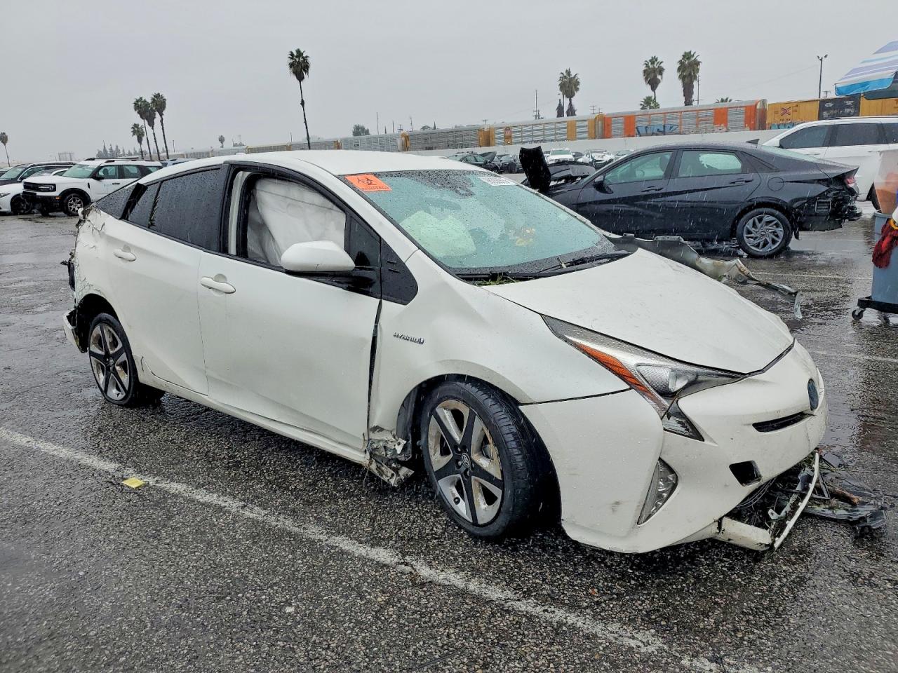 2016 TOYOTA PRIUS THREE TOURING photo 4