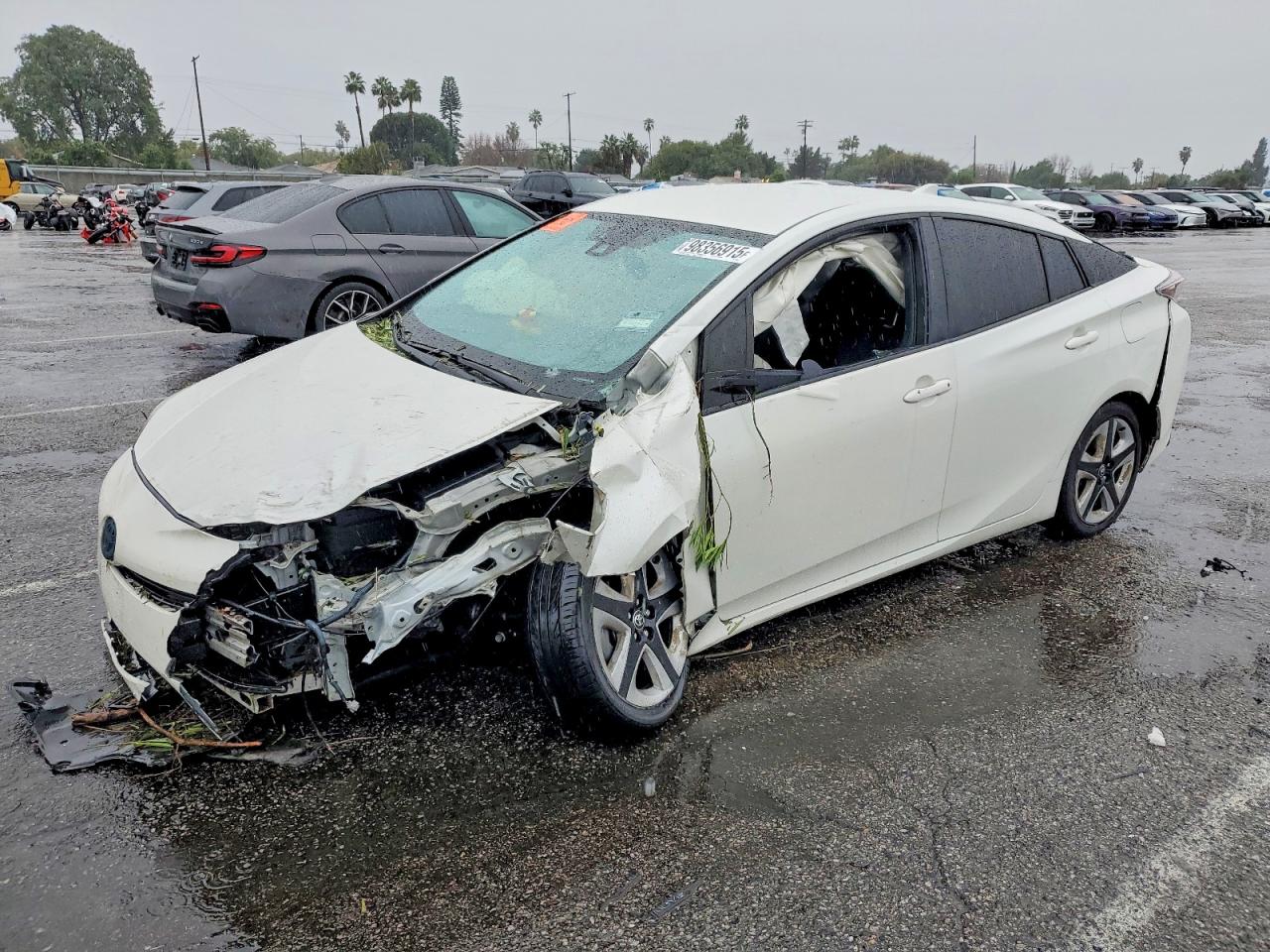 2016 TOYOTA PRIUS