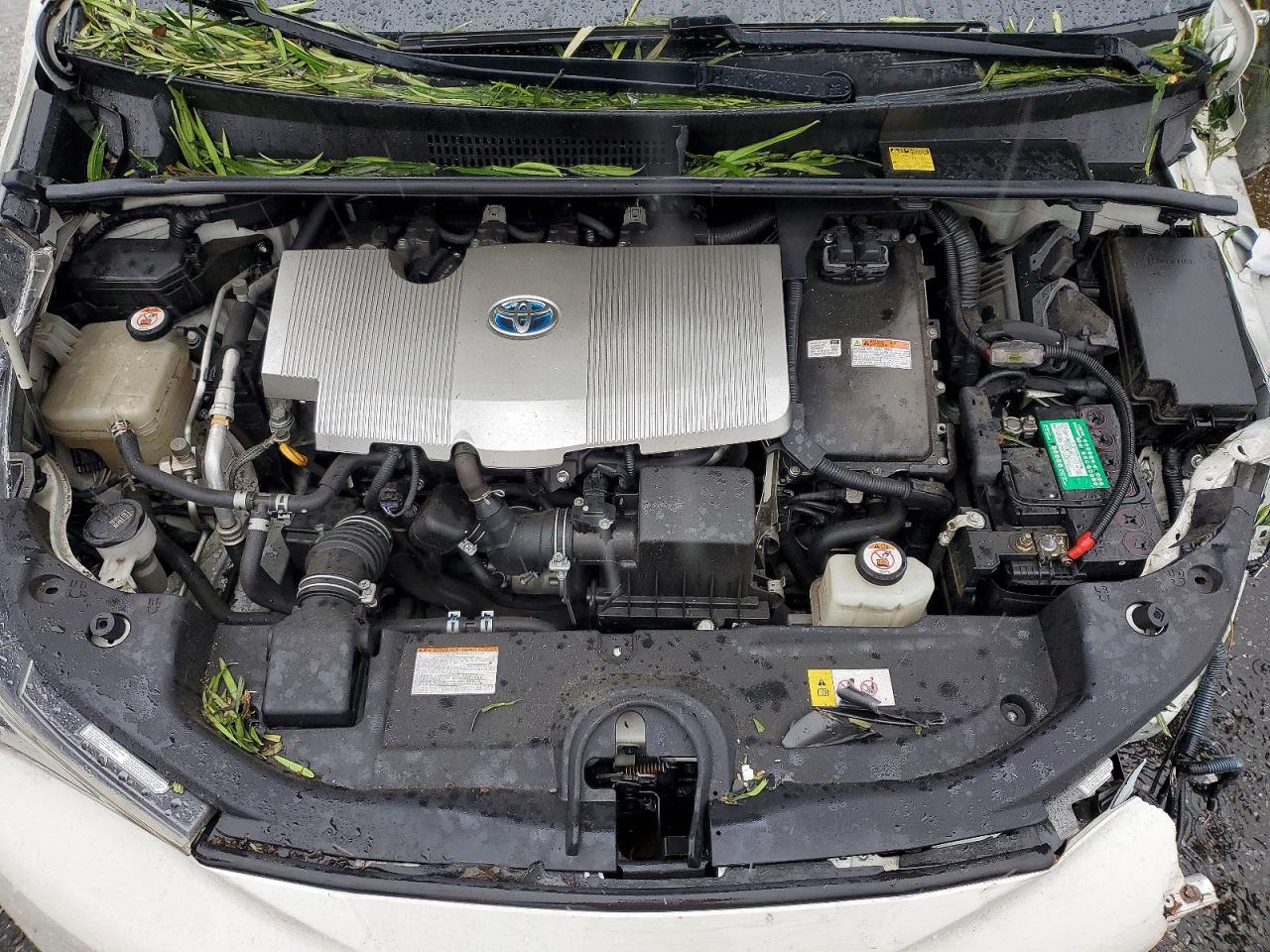 2016 TOYOTA PRIUS THREE TOURING photo 11