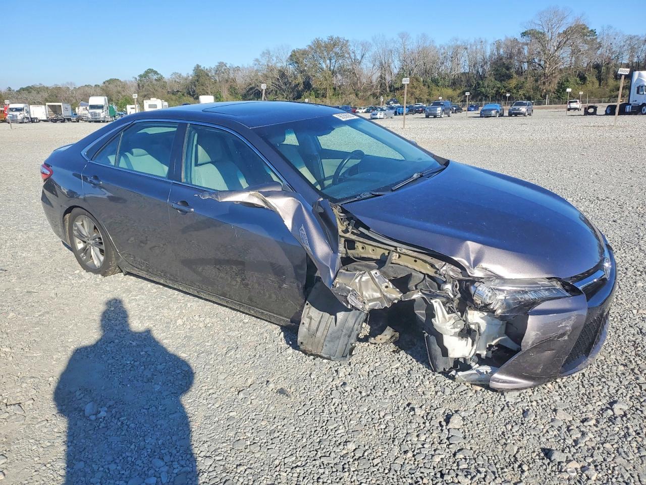 2016 TOYOTA CAMRY LE photo 4