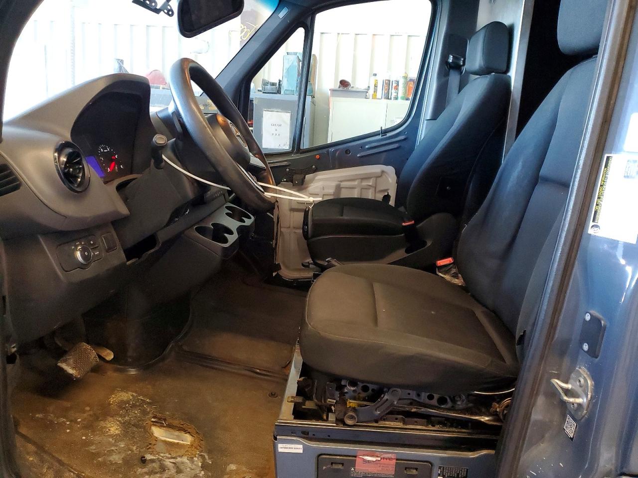 2019 MERCEDES BENZ SPRINTER 2500 DELIVERY VAN photo 7
