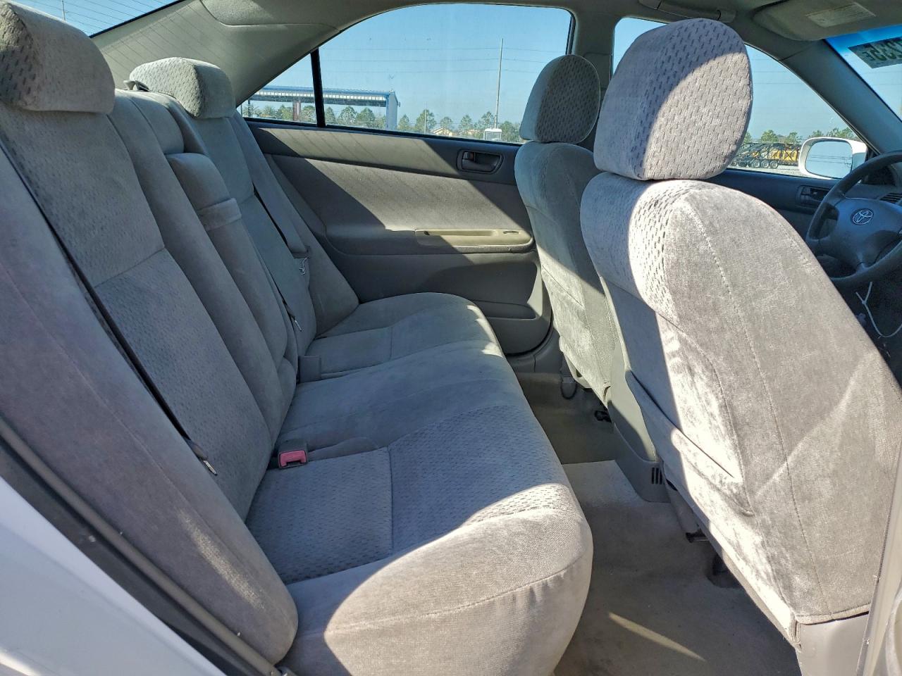 2003 TOYOTA CAMRY LE photo 10