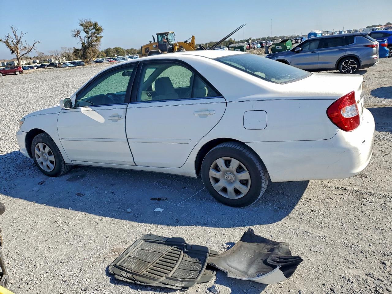 2003 TOYOTA CAMRY LE photo 2