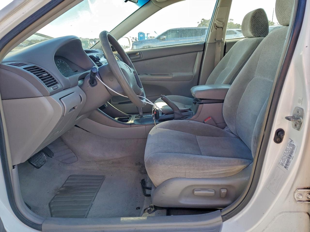 2003 TOYOTA CAMRY LE photo 7