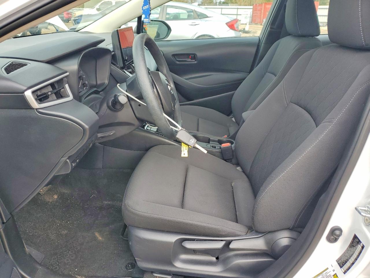2025 TOYOTA COROLLA LE photo 7