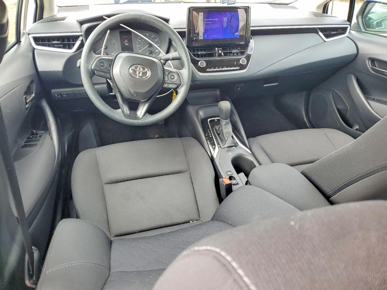 2025 TOYOTA COROLLA LE photo 8