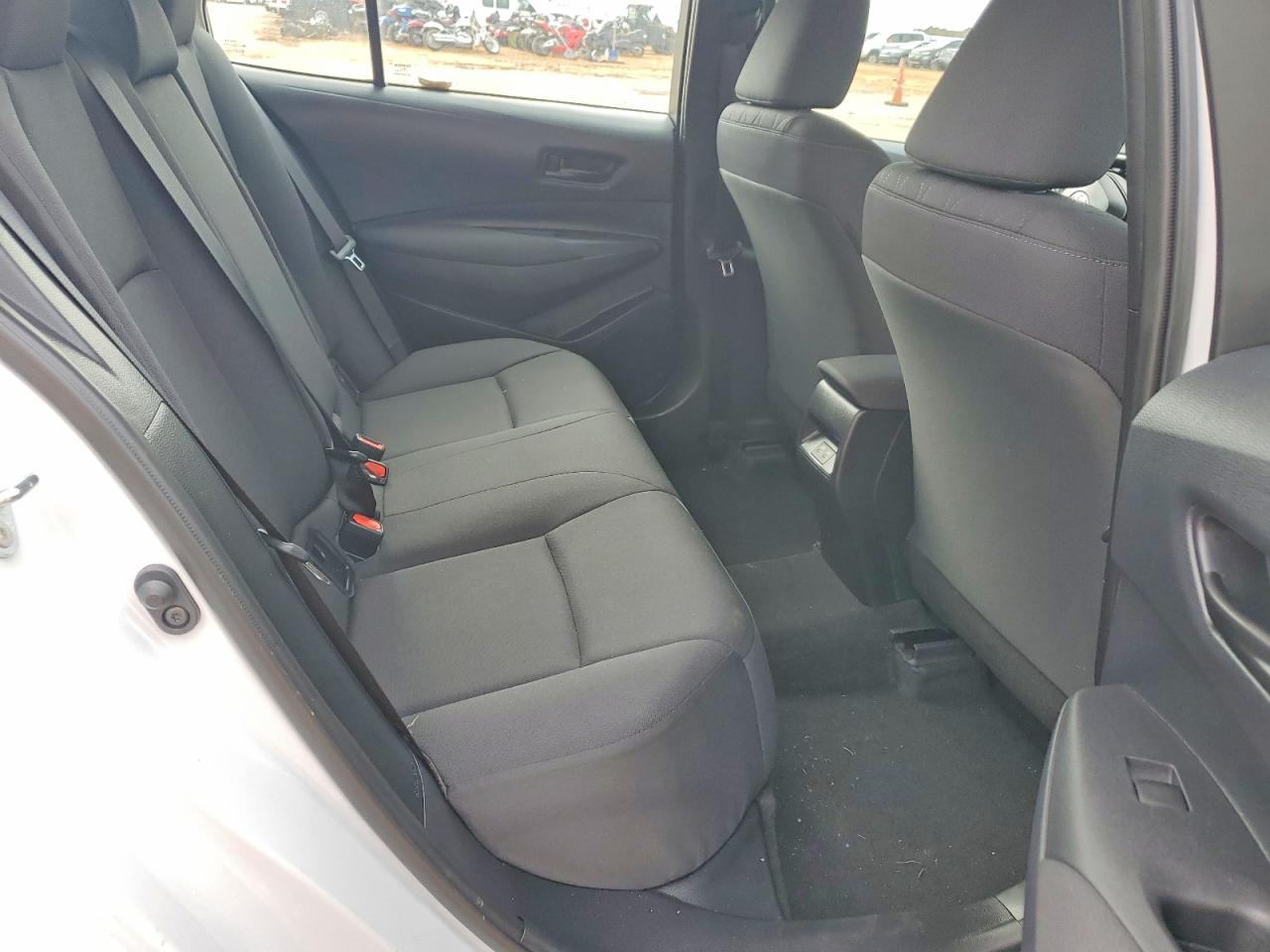 2025 TOYOTA COROLLA LE photo 10