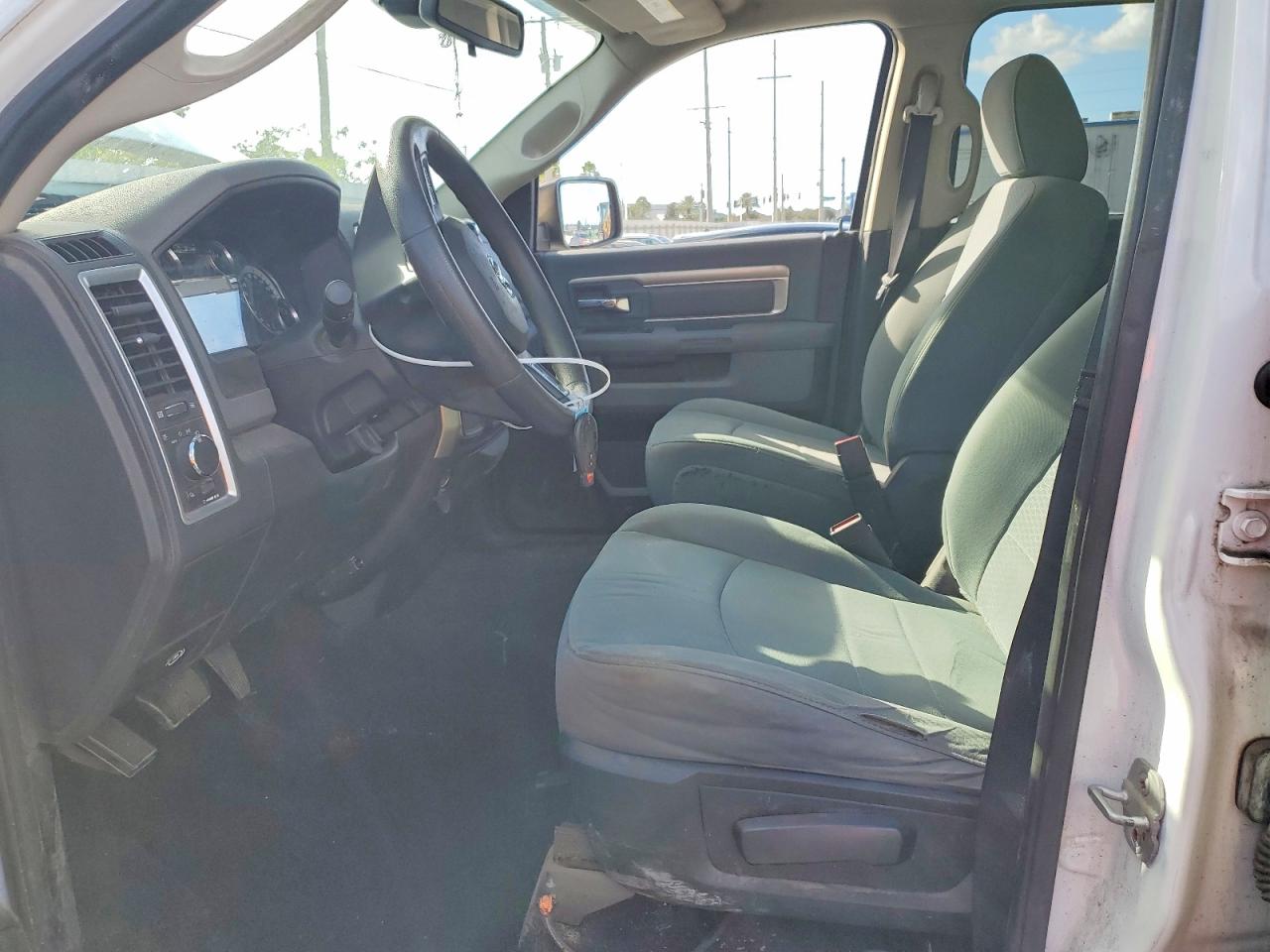 2013 RAM 1500 SLT photo 7