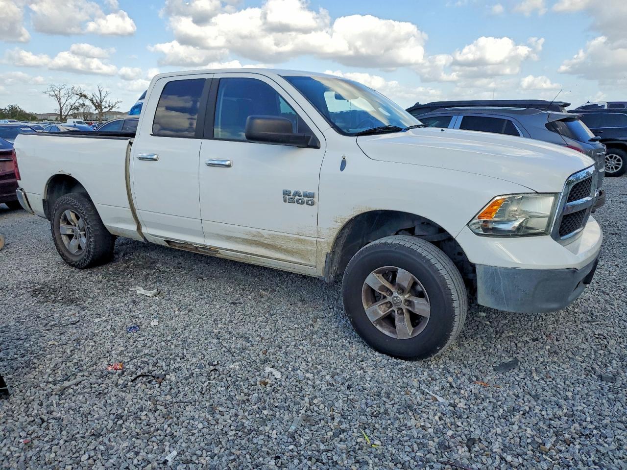 2013 RAM 1500 SLT photo 4
