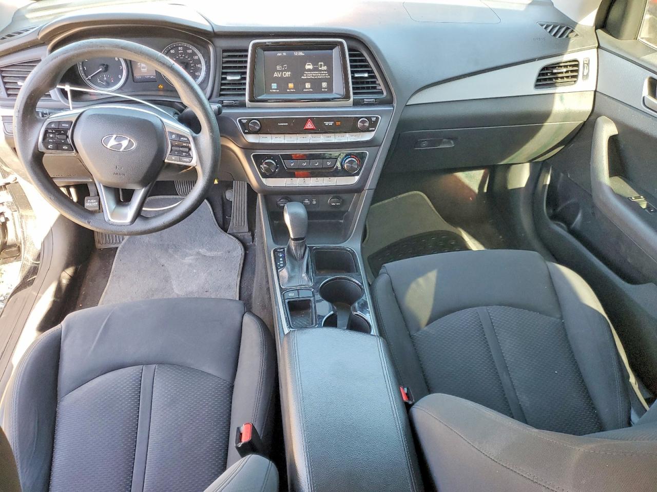 2018 HYUNDAI SONATA SE photo 8
