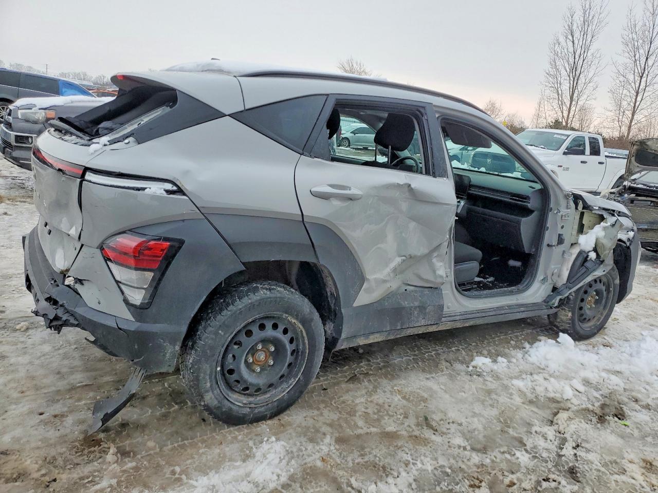 2025 HYUNDAI KONA PREFERRED SPORT photo 3