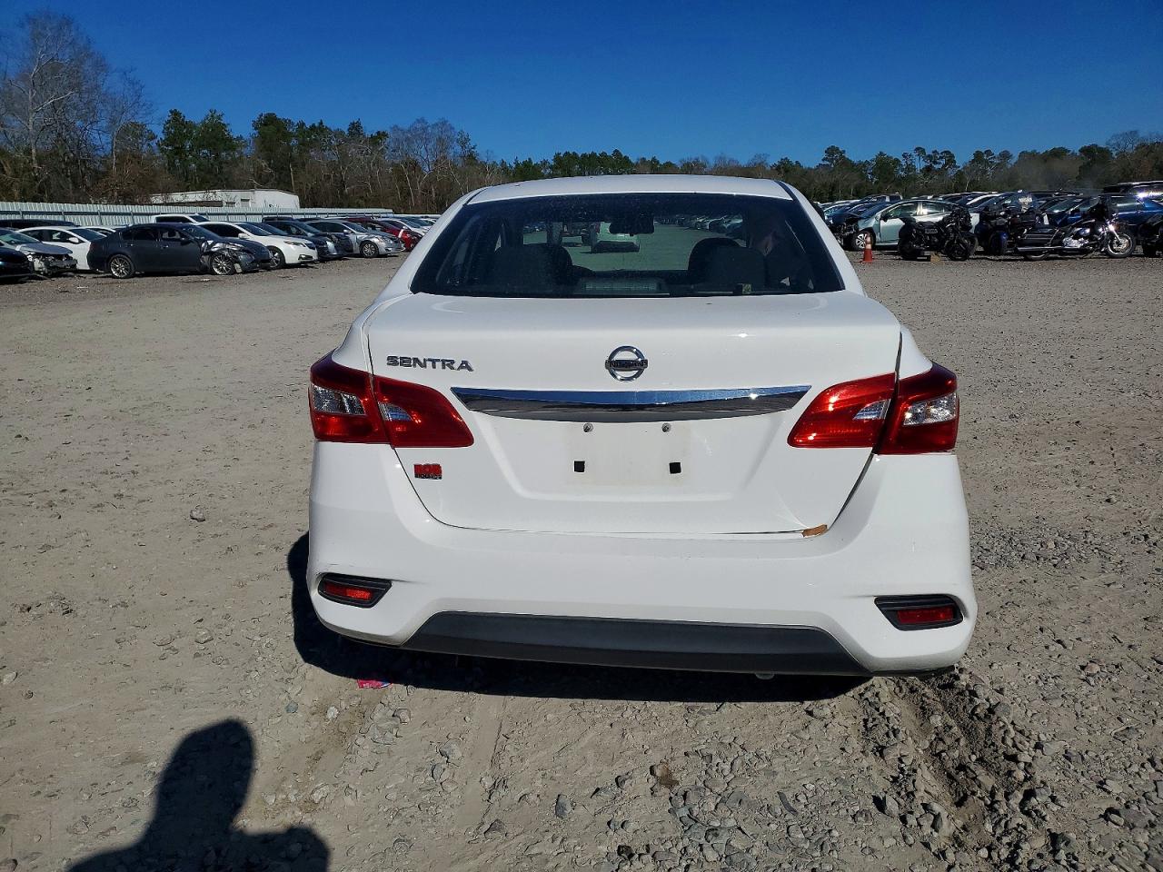 2016 NISSAN SENTRA S photo 6